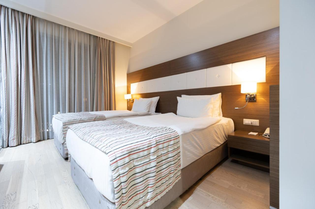 Hotel Dukagjini เปเย ภายนอก รูปภาพ