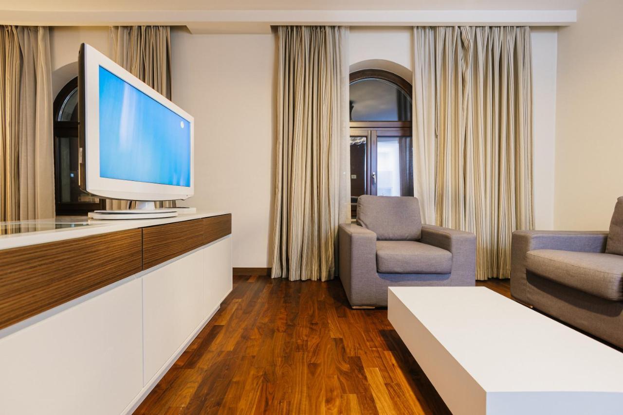 Hotel Dukagjini เปเย ภายนอก รูปภาพ