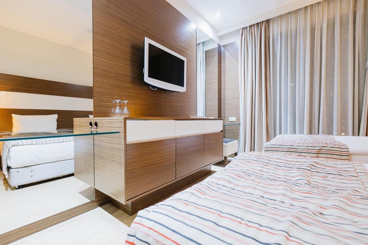 Hotel Dukagjini เปเย ภายนอก รูปภาพ