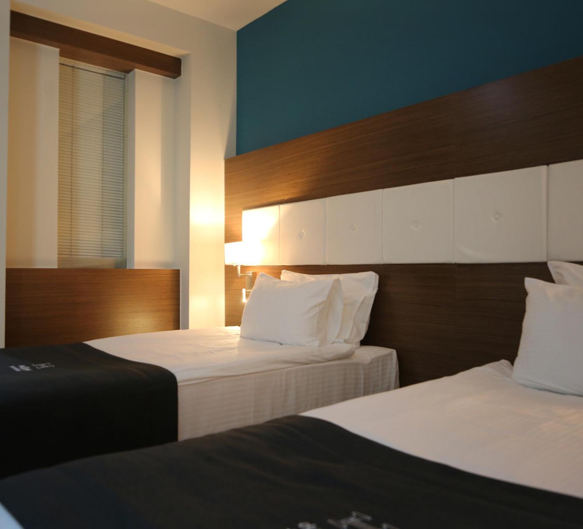 Hotel Dukagjini เปเย ภายนอก รูปภาพ